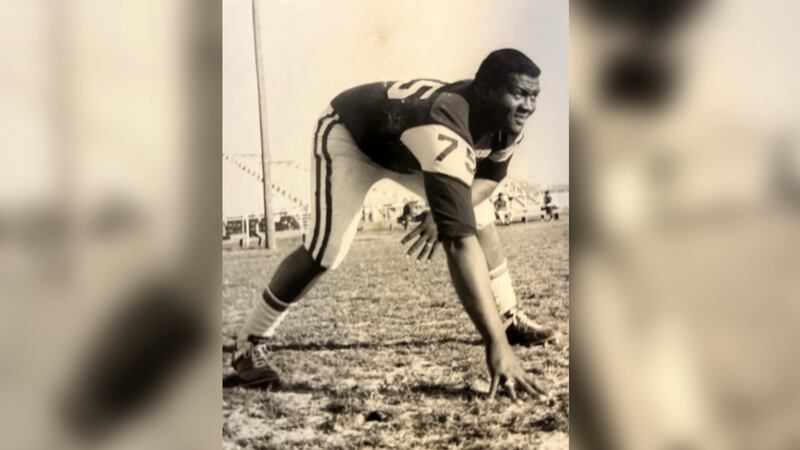 Willie Frank Molden, a Moss Point native and former NFL player, passed away at the age of 80.