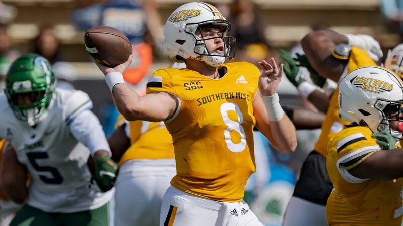 Southern Mississippi quarterback Billy Wiles (8) throws against Tulane during an NCAA football...